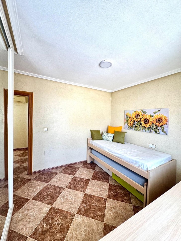 Просторный дом с 5 спальнями, бассейном, собственным гаражом и видом на море в Лос-Альтосе, Торревьеха 