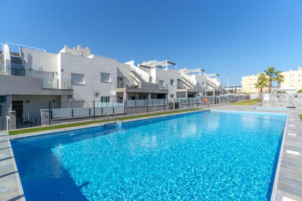 Отличные апартаменты 86м2 на продажу в Parque Acuático - Sector 25, Торревьеха