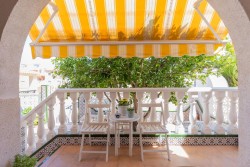 Семейный шале в Торребланка, Торревьеха: 3 спальни, бассейн, 900 м до моря