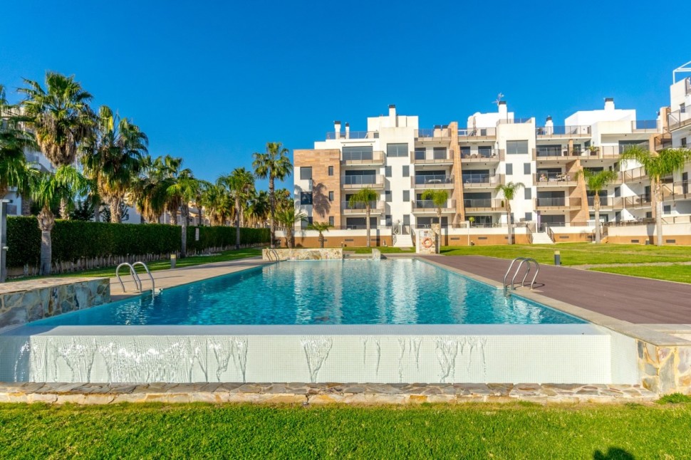 Прекрасные апартаменты на продажу в Cabo Roig, Orihuela