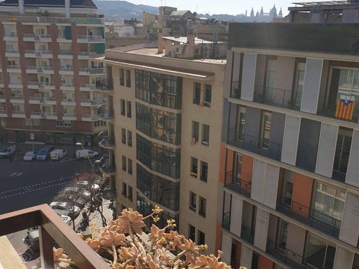 Просторные пятикомнатные апартаменты в Барселоне