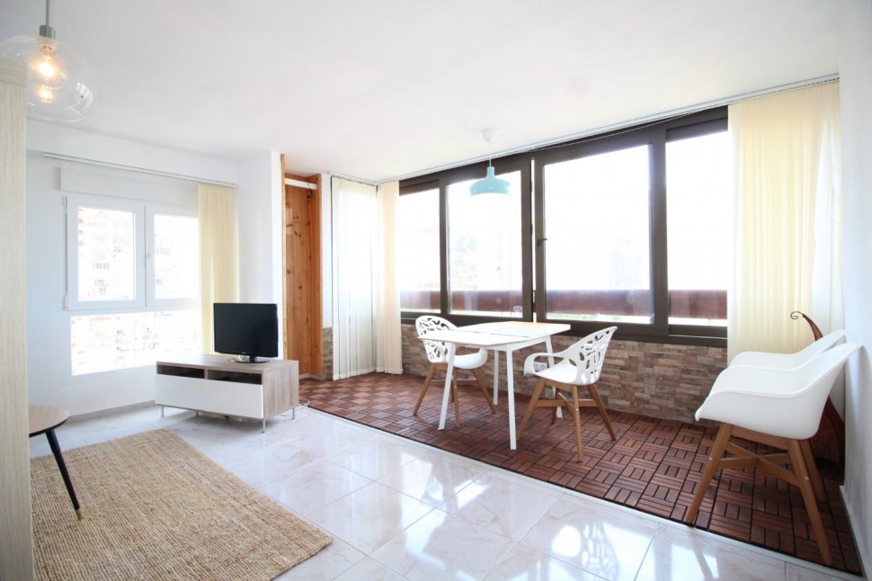 Отремонтированная квартира 70 кв.метров с панорамным видом в Бенидорме
