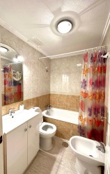 Уютные 3-комнатные апартаменты в центре города Торревьеха с балконом, 84 кв. м 