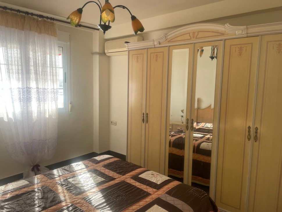 Уютные апартаменты с видом на море и в 5 м от пляжа Дель Кура в Торревьехе